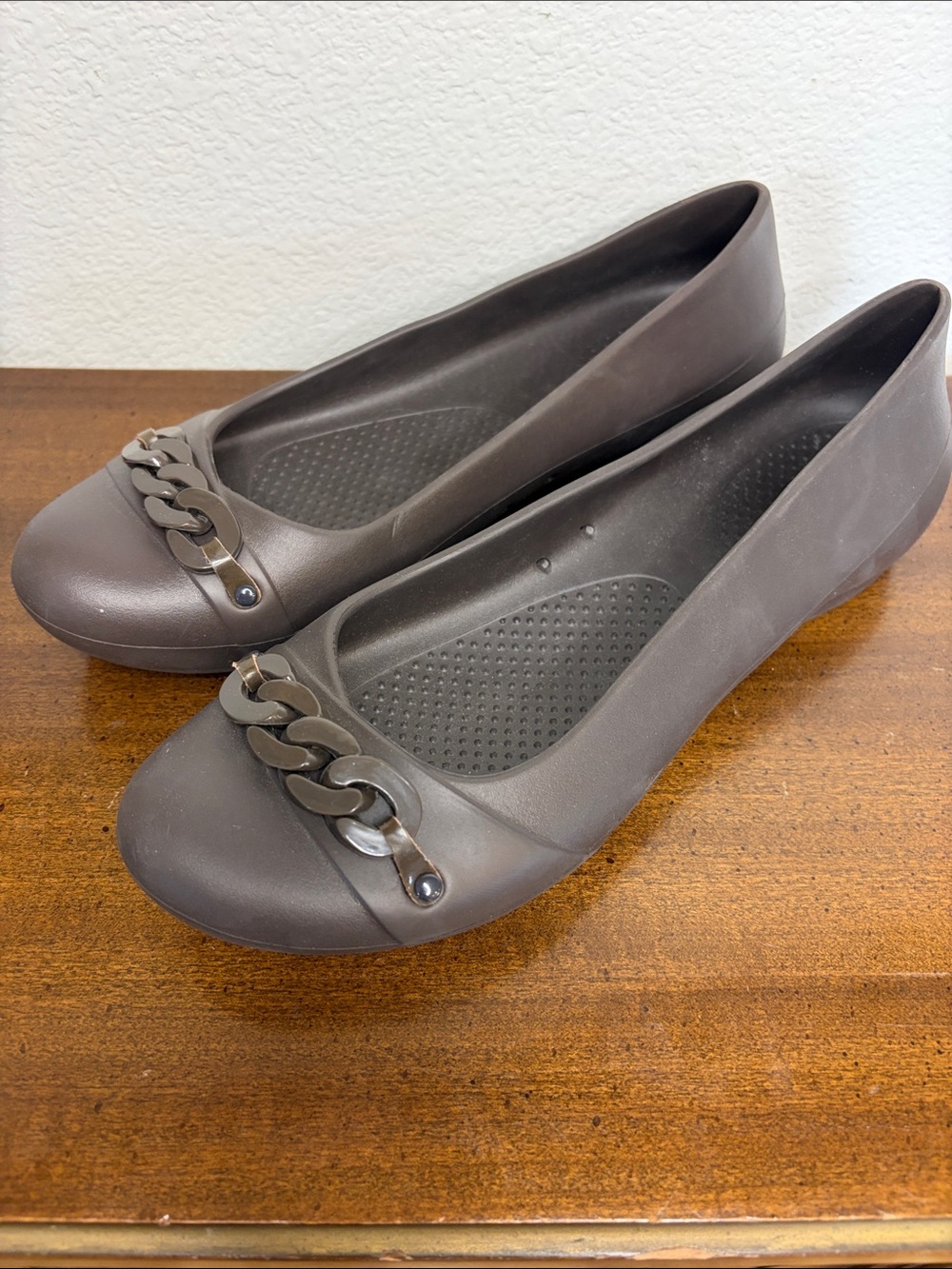 Crocs Gianna Brown Chain Link Ballet Flats 10